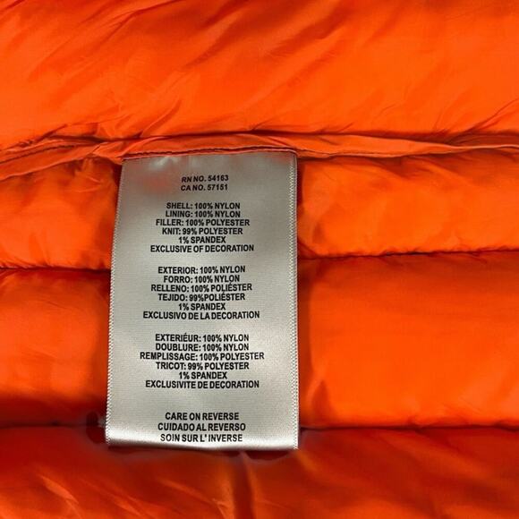 Levis Men's Quilted Utility Puffer Vest With Contrast Detailing 100% Nylon XL - Picture 9 of 14